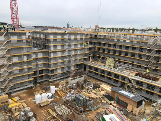 Bild: Lieferengpässe und erhöhte Preise im Ukrainekrieg: Bund ordnet Preisgleitklauseln für Baustellen an.