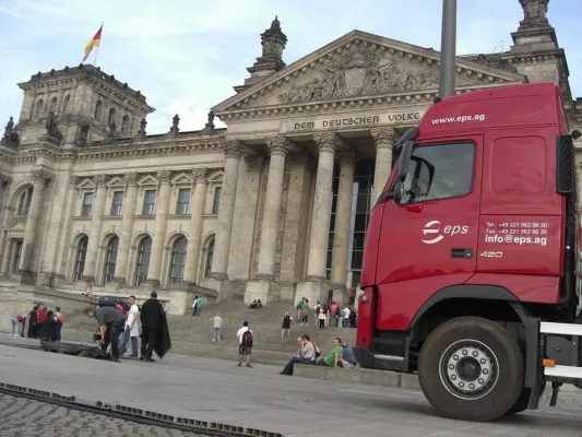 Bild: eps liefert Infrastruktur zur Wiedervereinigung – Feierlichkeiten auf dem Platz der Republik