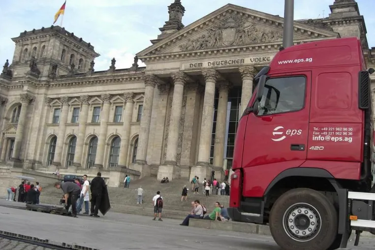 eps liefert Infrastruktur zur Wiedervereinigung – Feierlichkeiten auf dem Platz der Republik Bild: eps liefert Infrastruktur zur Wiedervereinigung – Feierlichkeiten auf dem Platz der Republik