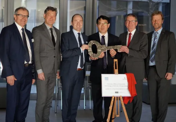Bild: Verbindungsbüro nach Shenzhen in TechBase Regensburg eröffnet