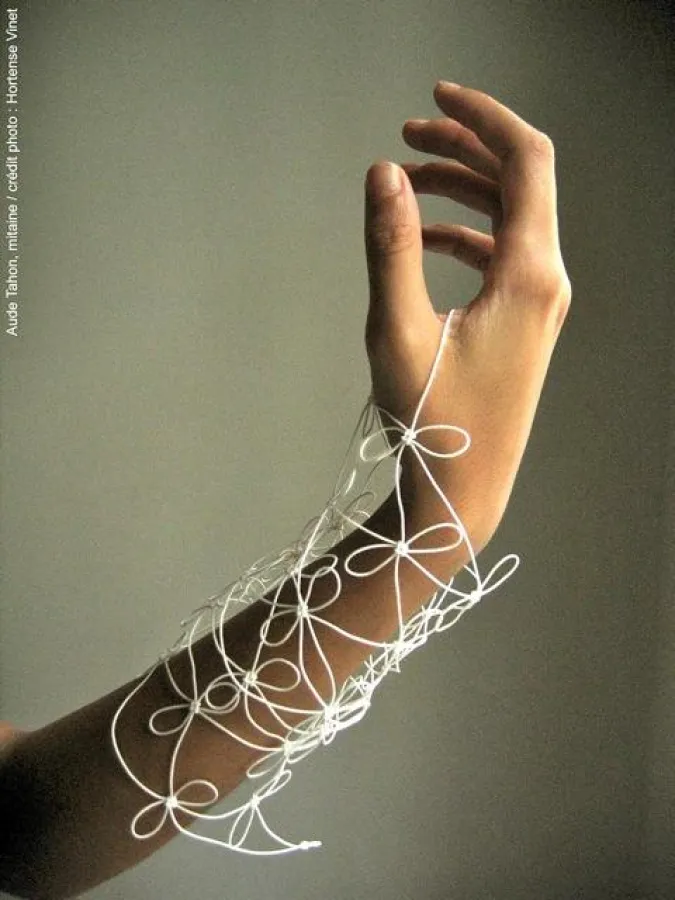 Armschmuck  von Aude Tahon, Paris, in der Ausstellung 