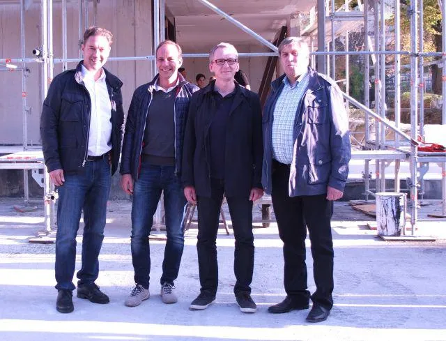 Bild: Firstfeier bei Wohnanlage „Am Emsbach“
