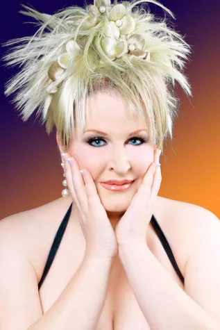 Bild: Dresden-Premiere: 04.11.2010 "Das pralle Leben" - Daphne de Luxe (Comedy)