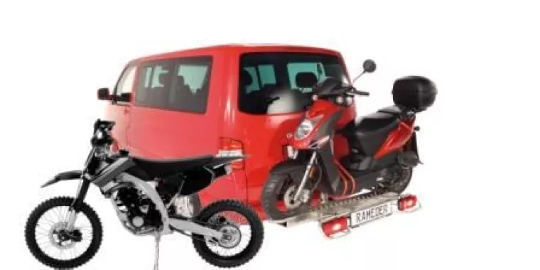 Bild: Enduro-Motorrad oder Roller einfach Huckepack nehmen