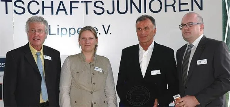 Realschule Schloss Varenholz erhält zum 4. Mal das Siegel "Ausbildungsfreundliche Schule“ Bild: Realschule Schloss Varenholz erhält zum 4. Mal das Siegel "Ausbildungsfreundliche Schule“