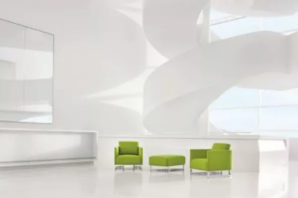 Bild: Moderne Inszenierung: Vorzeige-Webseite für erstklassige Objektmöbel