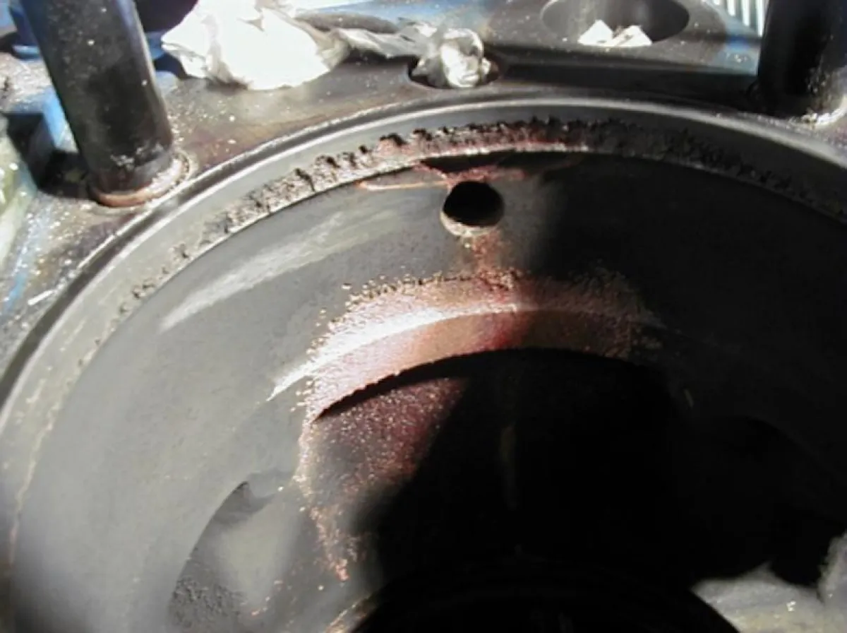 Kavitationsschaden am Laufbuchsensitz