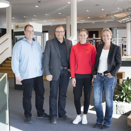 FingerHaus unterstützt die Vizeweltmeisterin Carolin Schäfer Bild: FingerHaus unterstützt die Vizeweltmeisterin Carolin Schäfer