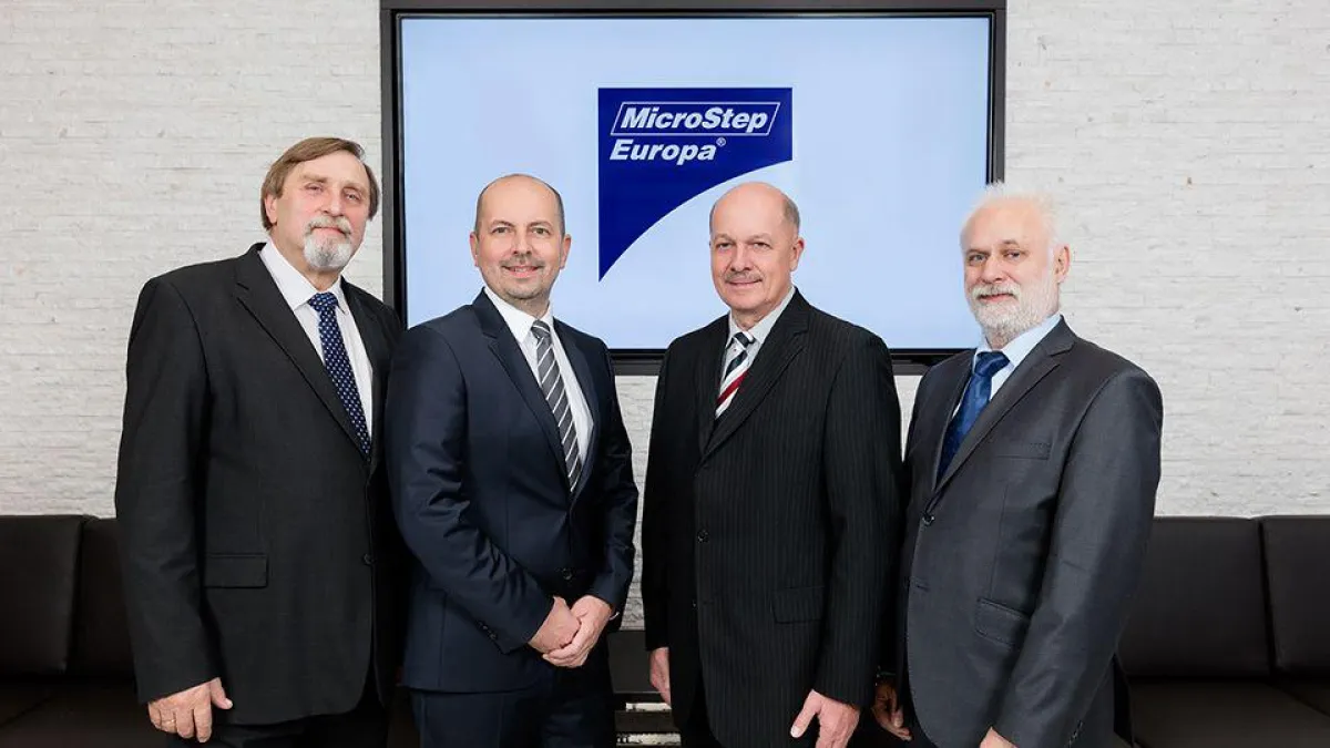 Freuen sich über ein erfolgreiches 2015 für die MicroStep Europa GmbH: die Geschäftsleitung bestehen