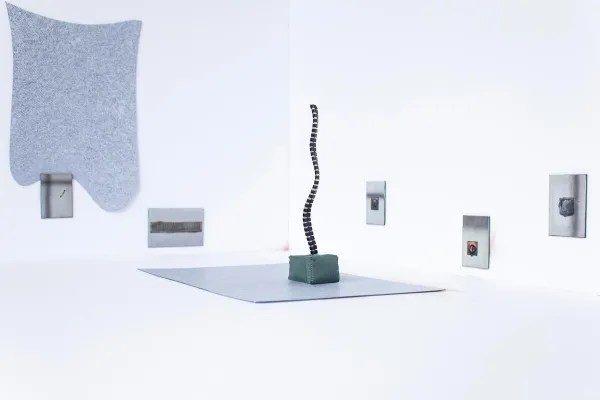 #supportyourartist; keys dust and bugs Bild: #supportyourartist; keys dust and bugs