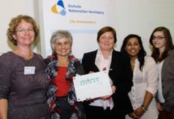 Bild: MGB wird als MINT-freundliche Schule ausgezeichnet