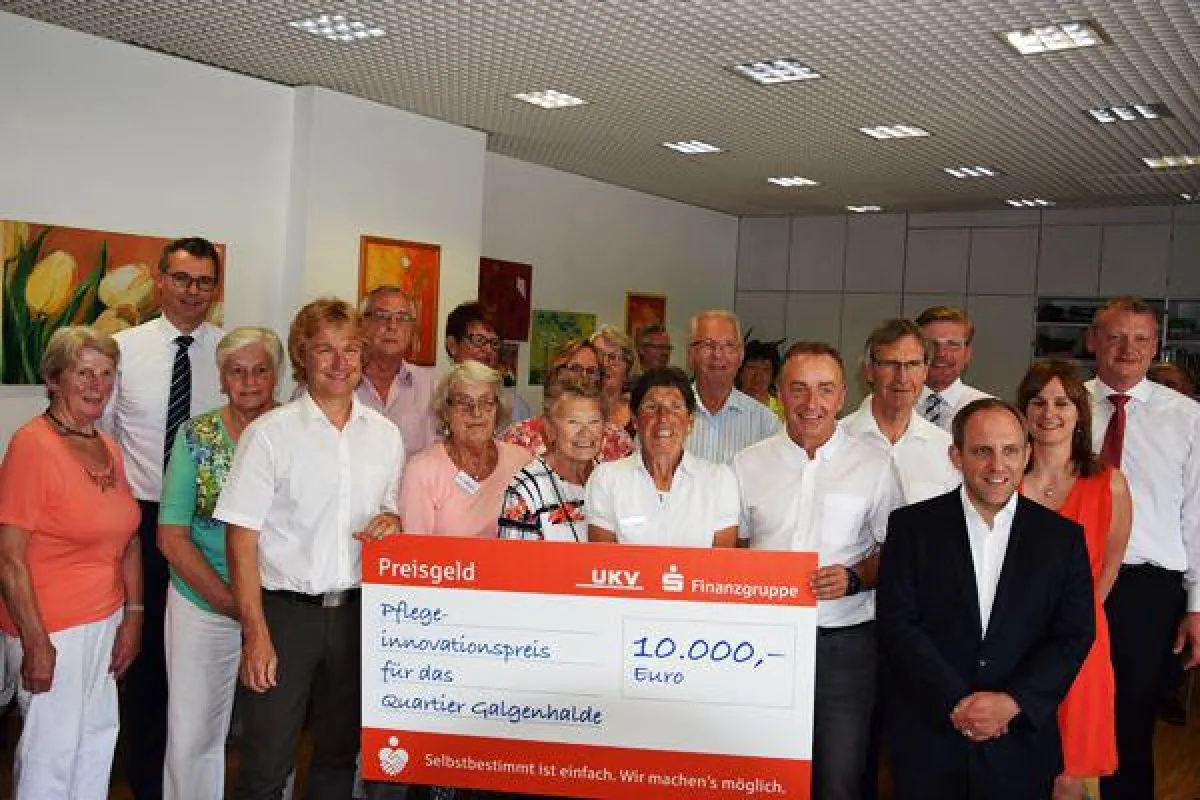 Gruße Freude über den Erhalt des Pflegeinnovationspreises.