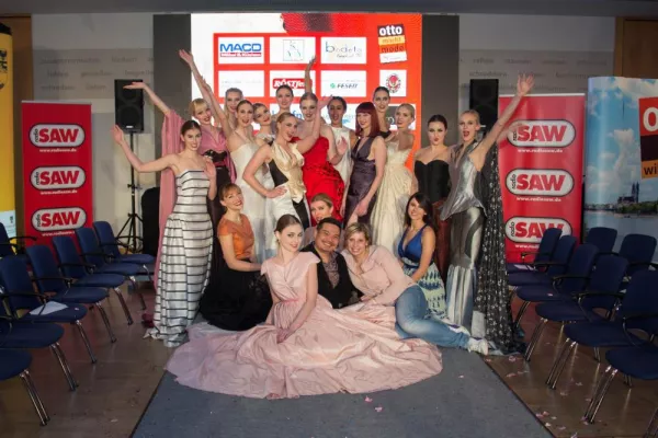 Bild: Modeschöpfer Weerasak Karnchuang bei 'Otto macht Mode' 2016 in Berlin