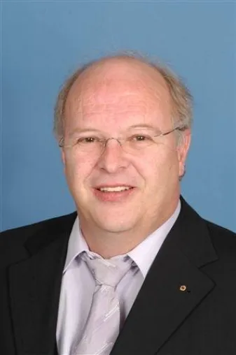 Bild: Siegbert Wortmann unterstützt Hüllhorster Grundschüler mit 27.000 Euro