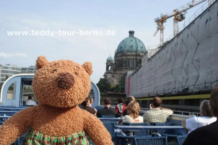 Bild: Plüschtiere erobern die Spree - TEDDY TOUR BERLIN kooperiert mit der Stern- und Kreis Schiffahrt GmbH