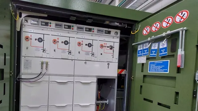 Bild: HanseWerk Tochter SH Netz erhöt die Versorgungssicherheit: neue intelligente Ortsnetzstation in Brokstedt 