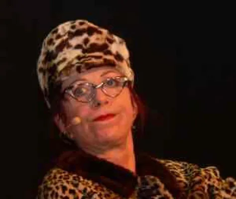 Bild: Patrizia Moresco präsentiert „Miss Verständnisse“ in der ufaFabrik