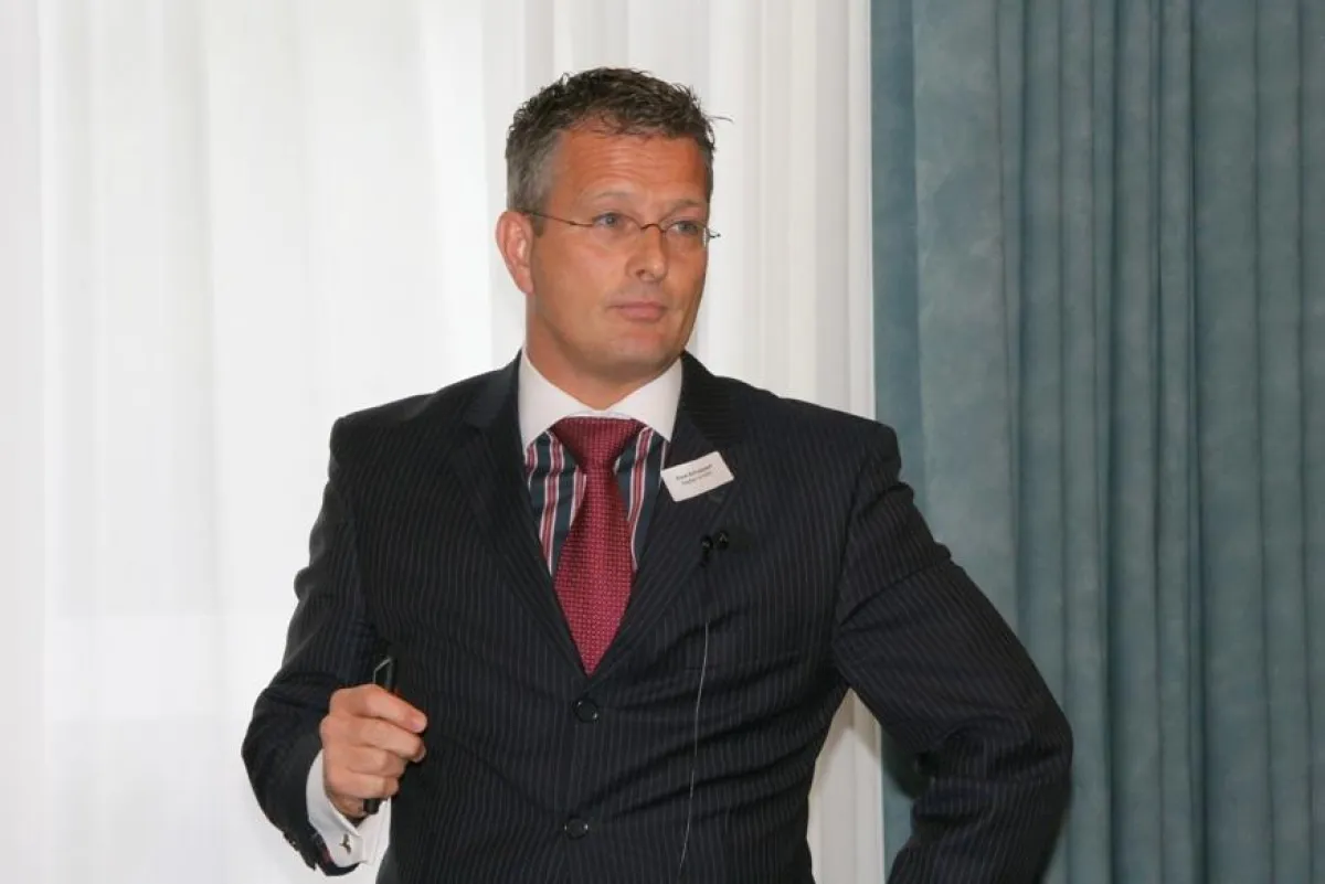 Schuppert auf der DGM Mitgliederversammlung in Nürnberg