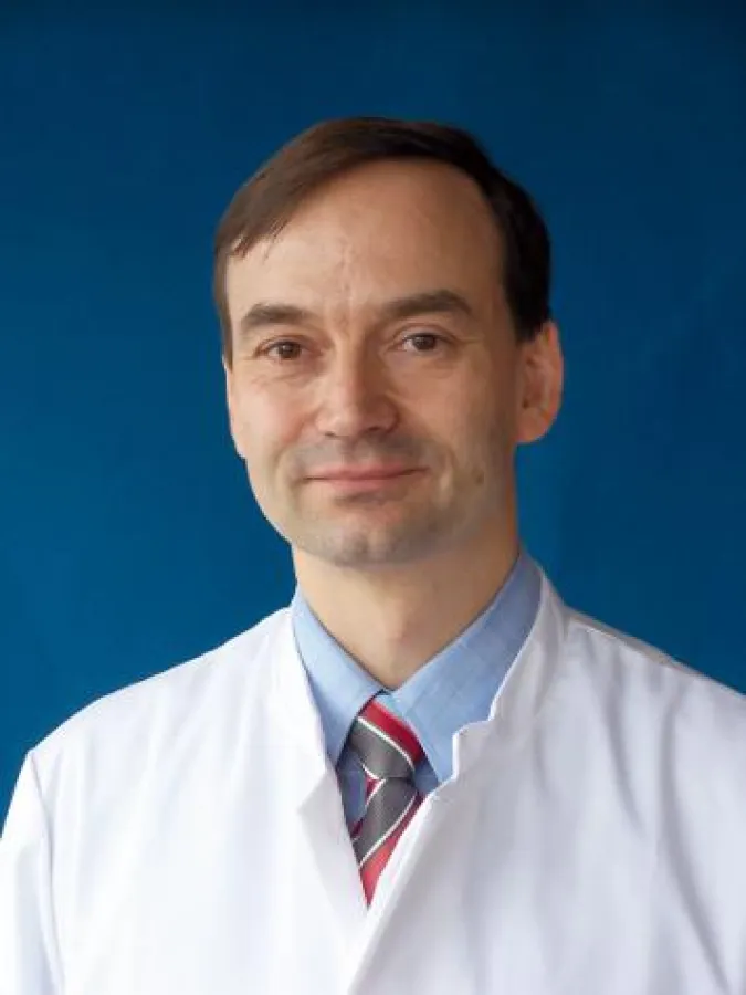 Dr. Bernd-Dieter Stutz ist Chefarzt der Klinik für Gynäkologie und Geburtshilfe am Vinzentius-Kranke
