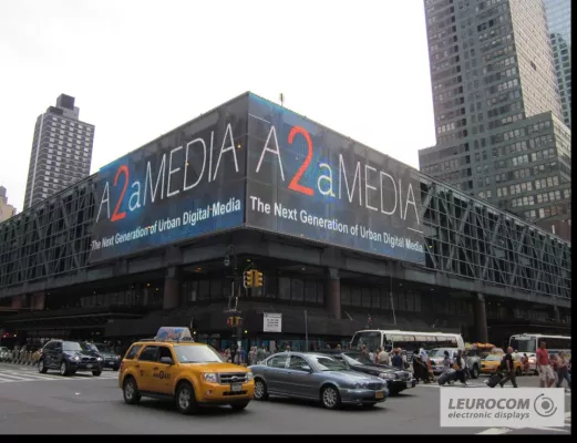 Spektakulär: Port Authority Bus Terminal NYC erstrahlt mit Mediamesh® Bild: Spektakulär: Port Authority Bus Terminal NYC erstrahlt mit Mediamesh®