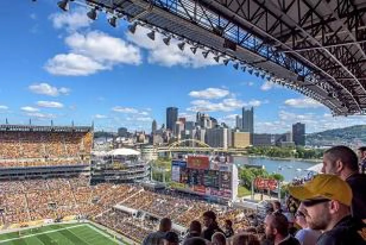 Heinz Field interior with skyline_credit Dave DiCello