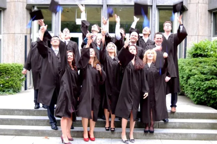 Bild: Der erste Zurich Bachelor-Jahrgang feiert Abschluss