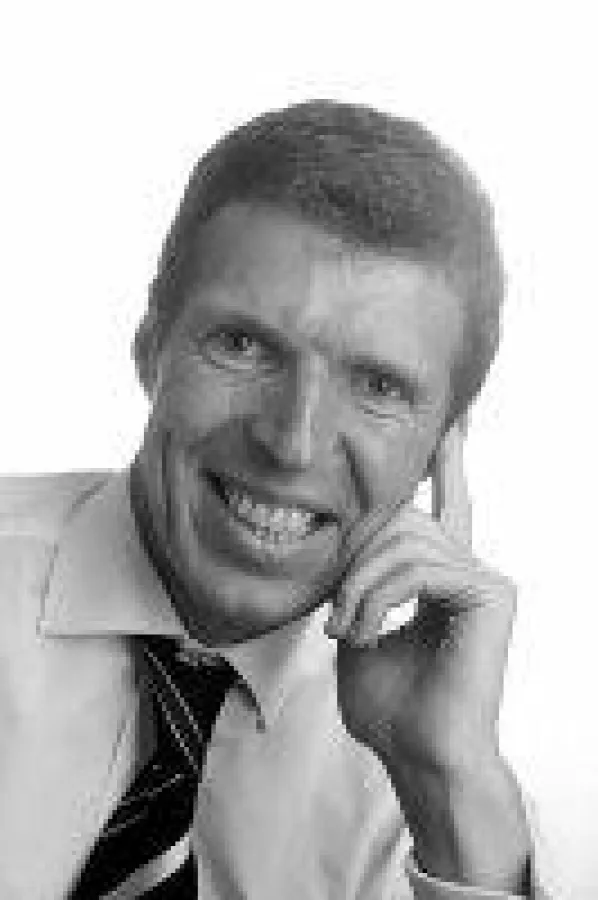 Dr. Robert Scholderer