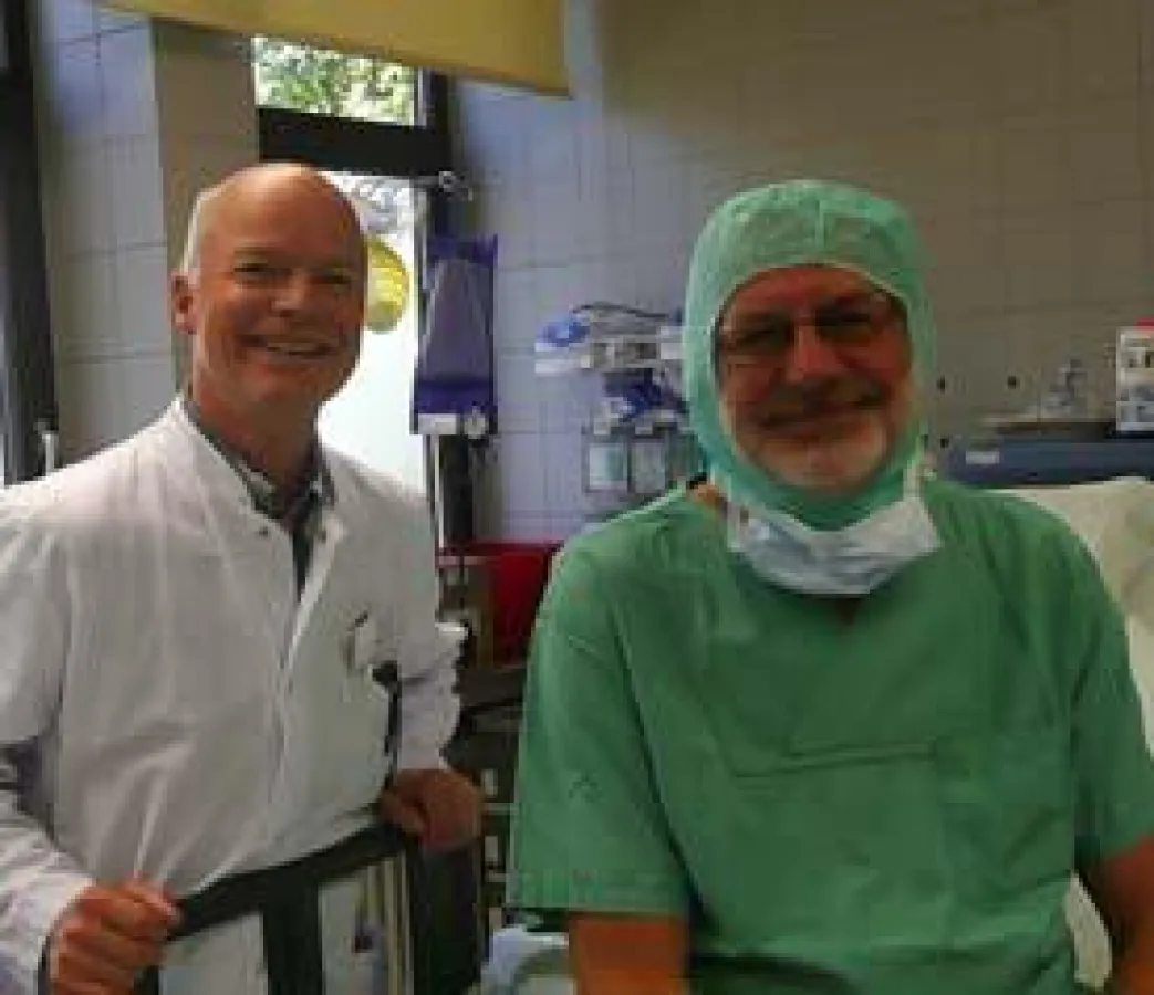 Chefarzt Dr. Markus Meibert (links) und Kinderchirurg Dr. Jaroslaw Mcozulski.