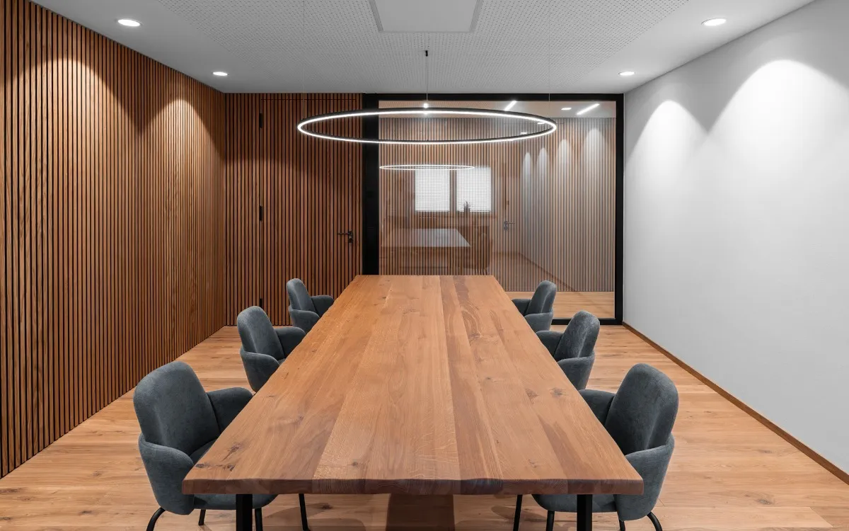 Lichtplanung für die Geschäftsräume der Orexes GmbH. (© Lampenwelt Professional)