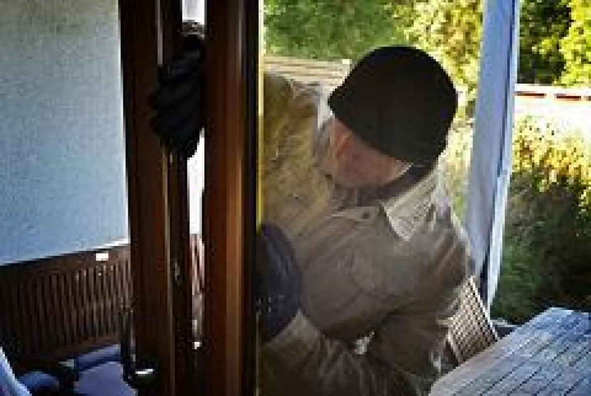 Einbruchhemmende Fenster und Türen erhöhen den Schutz signifikant. (Foto:Polizeil.Kriminalprävention