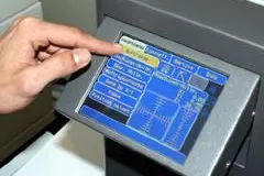 Bild: eurolaser bringt Farbe ins Leben - einfache Steuerung über Farb-Touchscreen