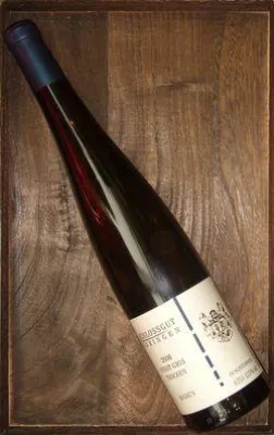 Pinot Gris vom Schlossgut Ebringen im Mai der Wein des Monats im Weinhaus Paus Bild: Pinot Gris vom Schlossgut Ebringen im Mai der Wein des Monats im Weinhaus Paus