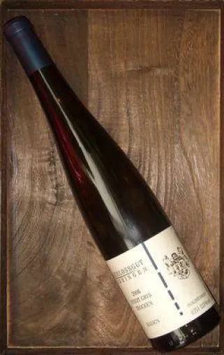 Bild: Pinot Gris vom Schlossgut Ebringen im Mai der Wein des Monats im Weinhaus Paus