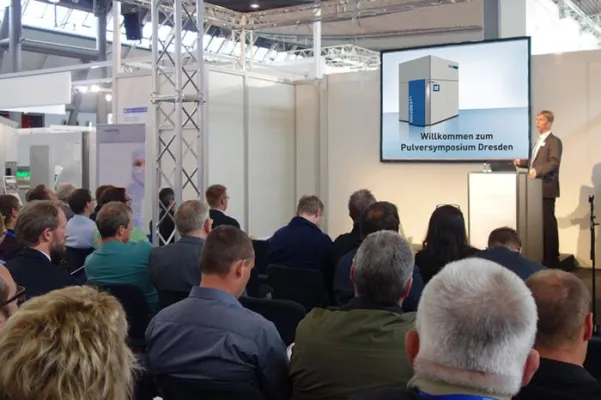 Bild: Hochwertig und wirtschaftlich vorbehandeln: H2O GmbH auf dem Pulverlacksymposium in Dresden