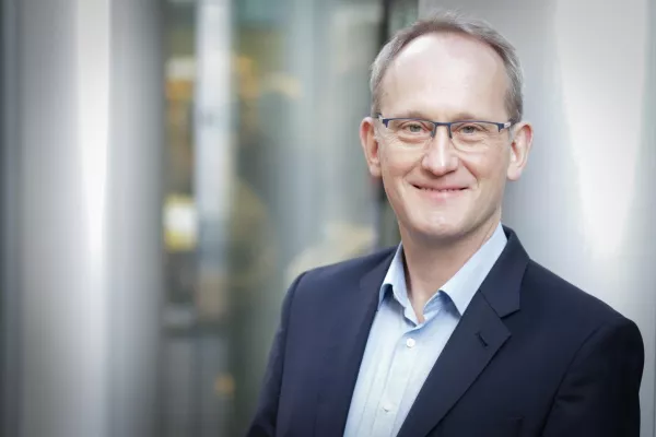 Bild: Karl Romsy wird neuer Head of Finance bei IMAXXAM 