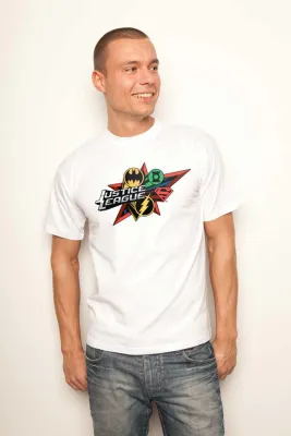 Bild: Spreadshirt bietet T-Shirts und Accessoires mit den größten Helden aus dem Hause Warner Bros.