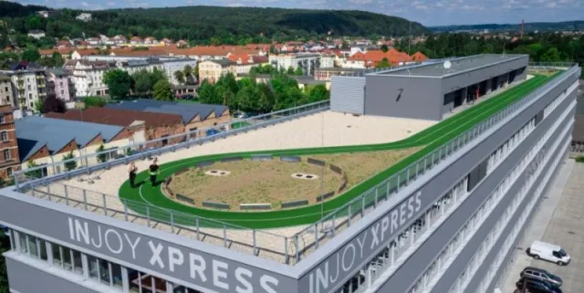 Bild: 250-Meter-Laufstrecke ist spektakuläres Highlight auf dem "ElsterCube"-Dach