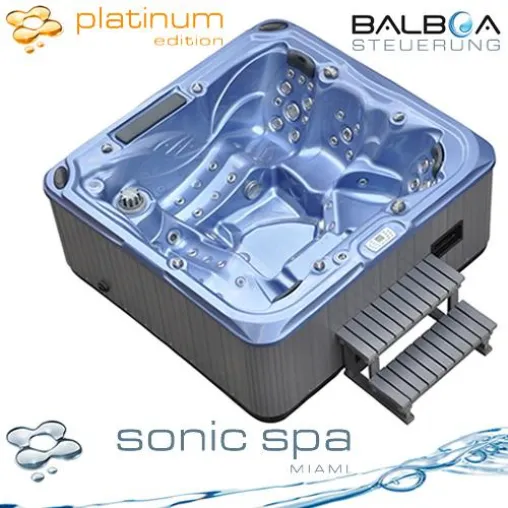 Bild: Sonic Spa Outdoor Whirlpools & Duschen