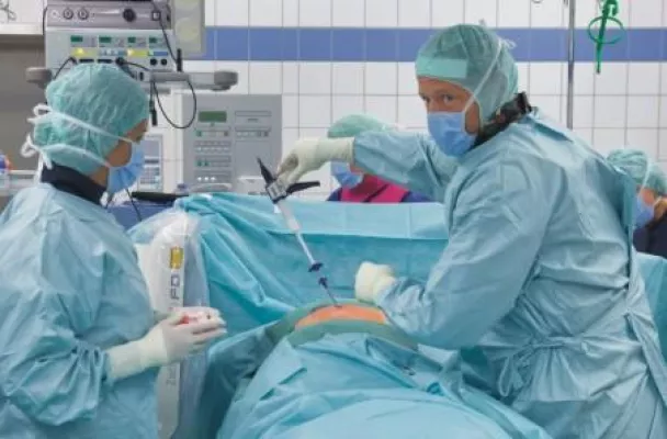 Bild: Silikon-Elastoplastie revolutioniert Operation von osteoporotischen Wirbelkörper-Frakturen