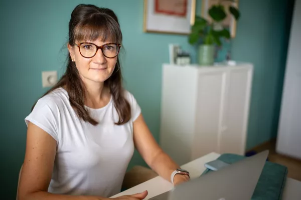 Bild: Hormon Coach Julia Doan hilft Frauen mit Wechseljahresbeschwerden, erfolgreich im Beruf zu sein