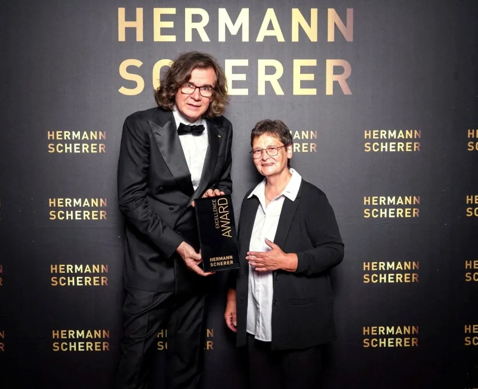 Hermann Scherer und Excellence Award Gewinnerin Martina Lochner (© Martina Lochner)