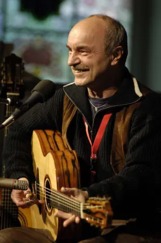 Bild: Saisonauftakt bei Biber´s Acoustic Salon mit Deutschlands Gitarrenlegende Werner Lämmerhirt