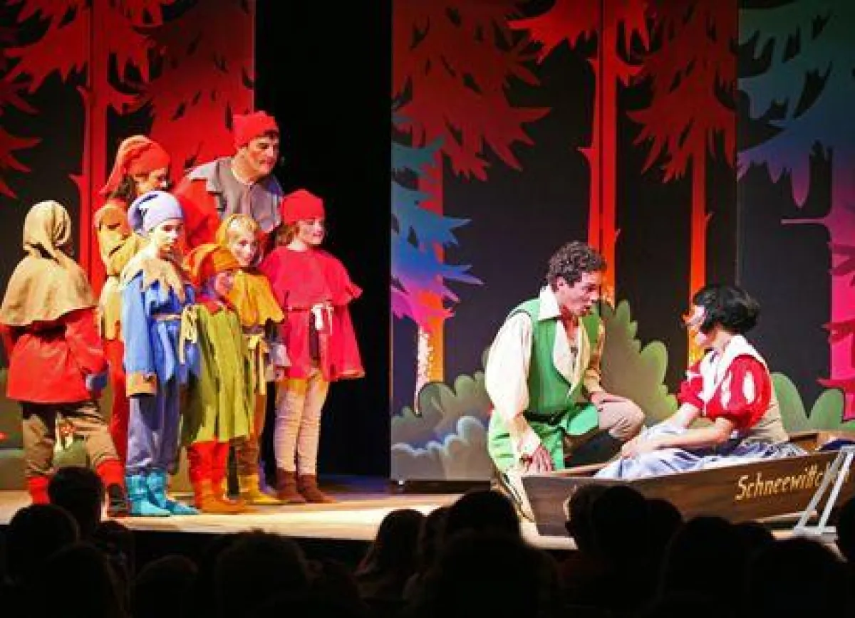 Schneewittchen - Interaktives Kindermusical DO 02.12.10, 16 Uhr Stadthalle Sindelfingen