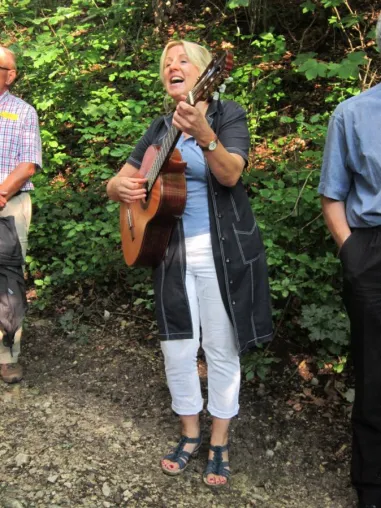 Fröhliche musikalische Sommernacht mit Claudia Pohel Bild: Fröhliche musikalische Sommernacht mit Claudia Pohel