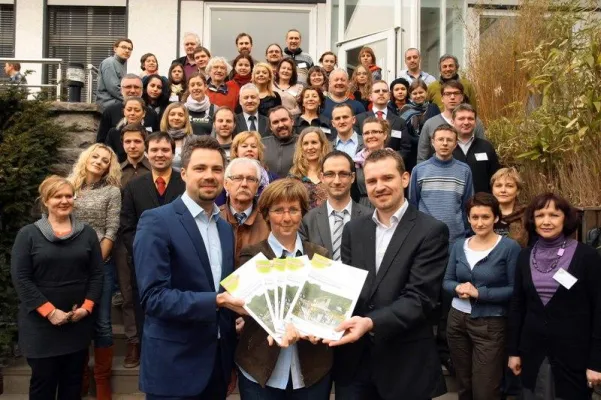 Jugend für sauberes Wasser und ein ewoca³-Park für Izmir: 2011 beginnt die dritte Runde der Begegnungen Bild: Jugend für sauberes Wasser und ein ewoca³-Park für Izmir: 2011 beginnt die dritte Runde der Begegnungen