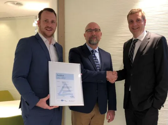 Eisen-Fischer nach DIN ISO-NORM 9001 zertifiziert Bild: Eisen-Fischer nach DIN ISO-NORM 9001 zertifiziert