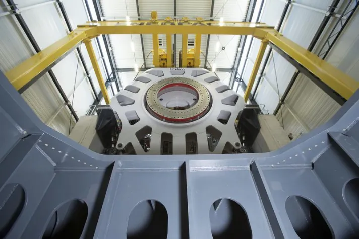 Bild: Gondelprüfung für 8 MW-Offshore-Windturbine besiegelt