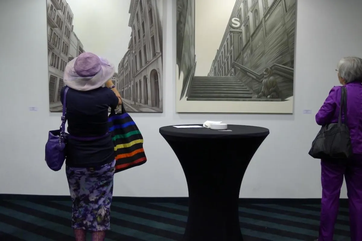 Neue Ausstellung im Hotel Alexander Plaza zieht die Kunstszene an.