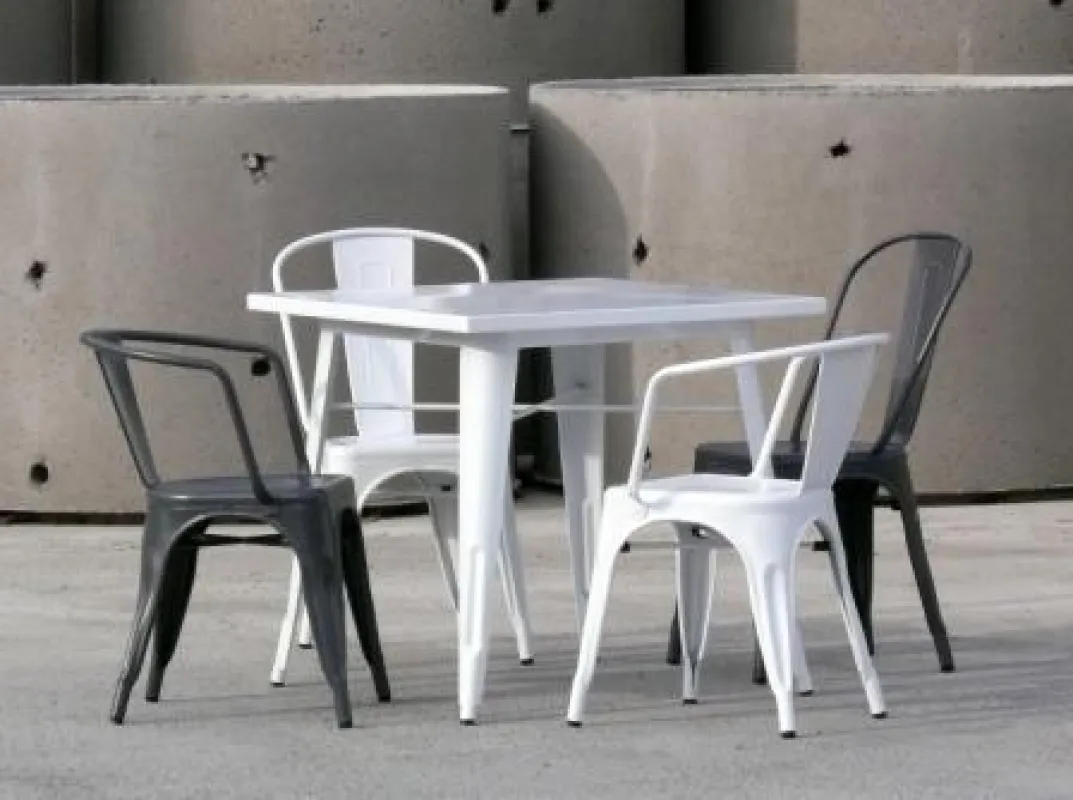 Französische Bistrostühle im Design von Xavier Pauchard
