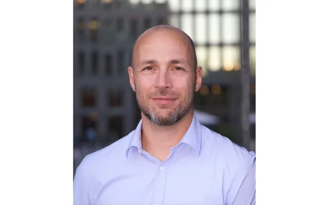 Empfehlungsakquise: Mit der richtigen Technik mehr verkaufen – ganz ohne klassische Kaltakquise Bild: Empfehlungsakquise: Mit der richtigen Technik mehr verkaufen – ganz ohne klassische Kaltakquise